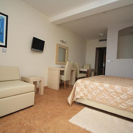 Aparthotel Natalia Podgora Ngoại thất bức ảnh