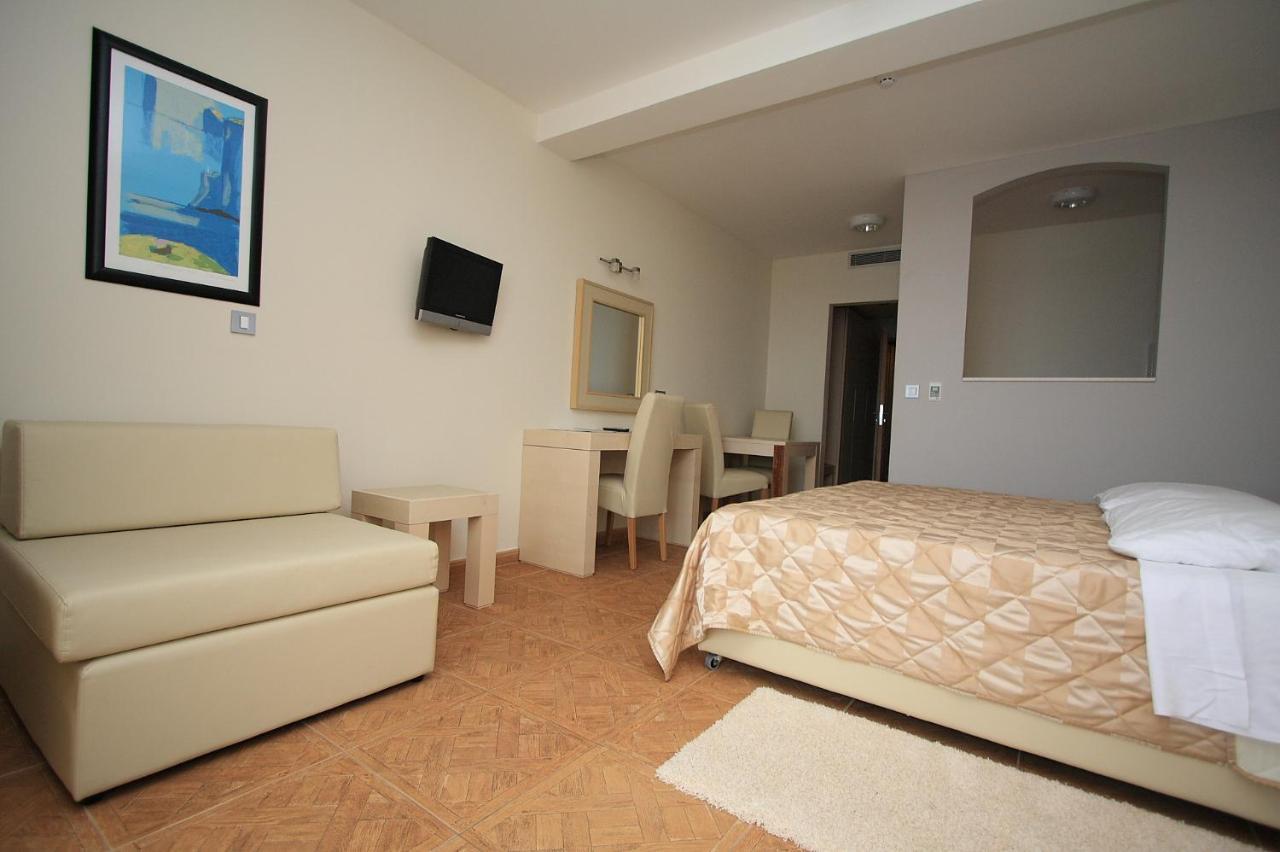 Aparthotel Natalia Podgora Ngoại thất bức ảnh