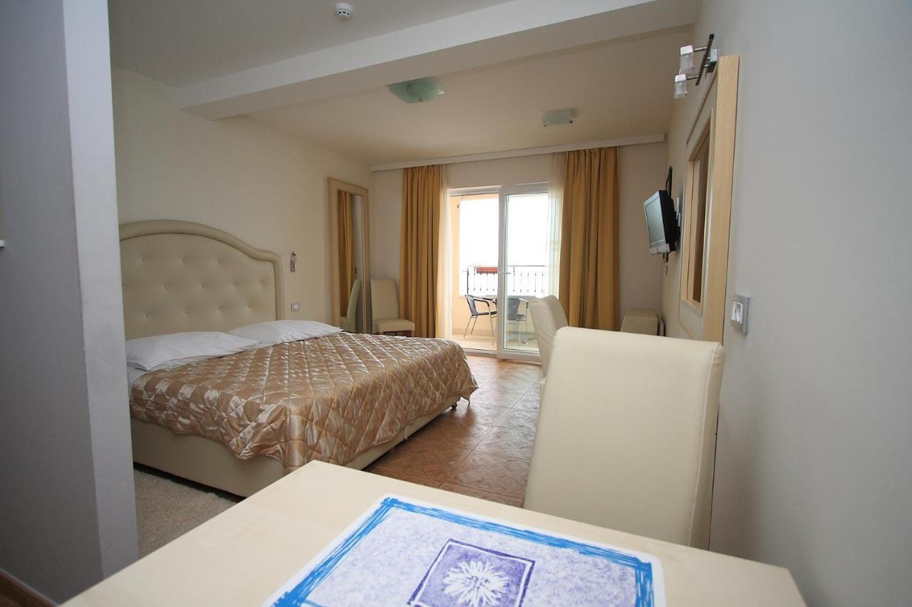 Aparthotel Natalia Podgora Ngoại thất bức ảnh